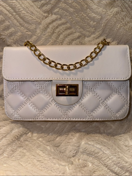The Unbranded Brand Handbags - NWP White Quilted Long Crossbody Bag w/ Gold Chain Strap